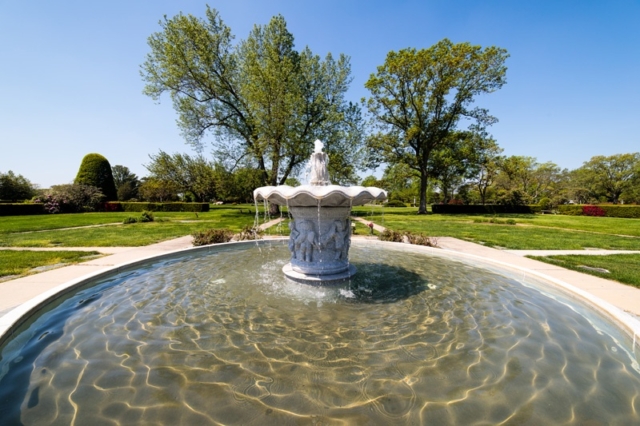 Pinelawn Memorial Park Fountain