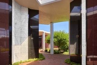 Semi-Enclosed Atrium Niches
